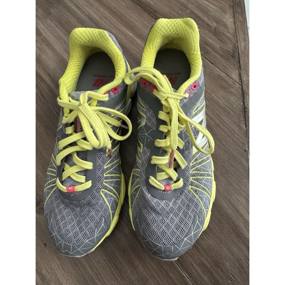 Women’s New Balance Running Shoes 890GY4 Gray Size 8 Used Great Condition Clean